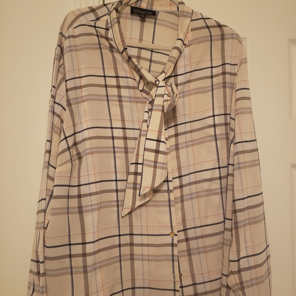 Bow tie Blouse - Picture 3 of 4